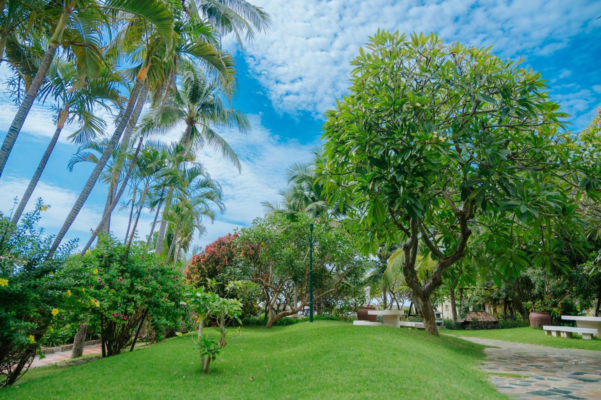 Le Aqua Resort & Spa Phan Thiet - Swiss Village Resort & Spa Mui Ne Bagian luar foto